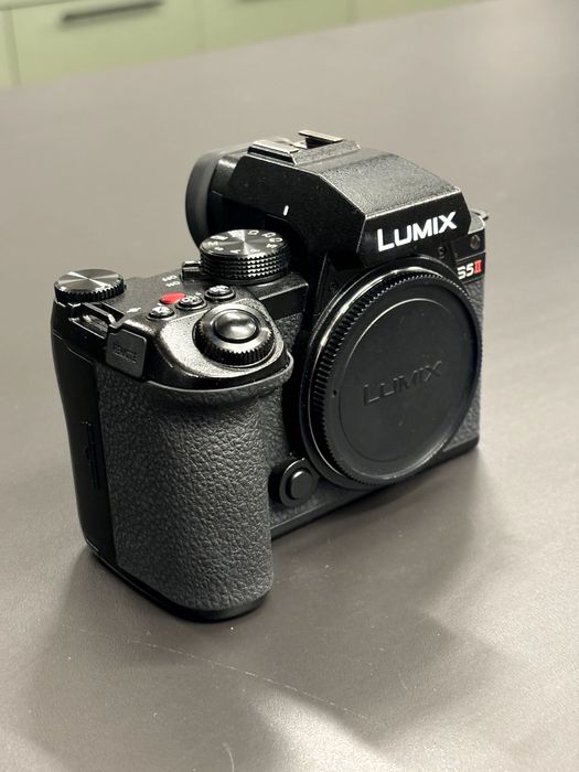 Продавам Panasonic Lumix S5II
