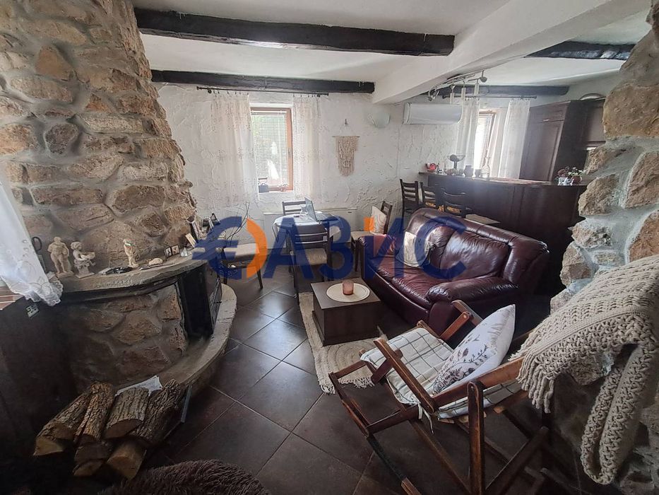 Двуетажна къща в с. Бата, България, 134 кв. м, 560 кв. м двор, цена 165 000 евро #34248635