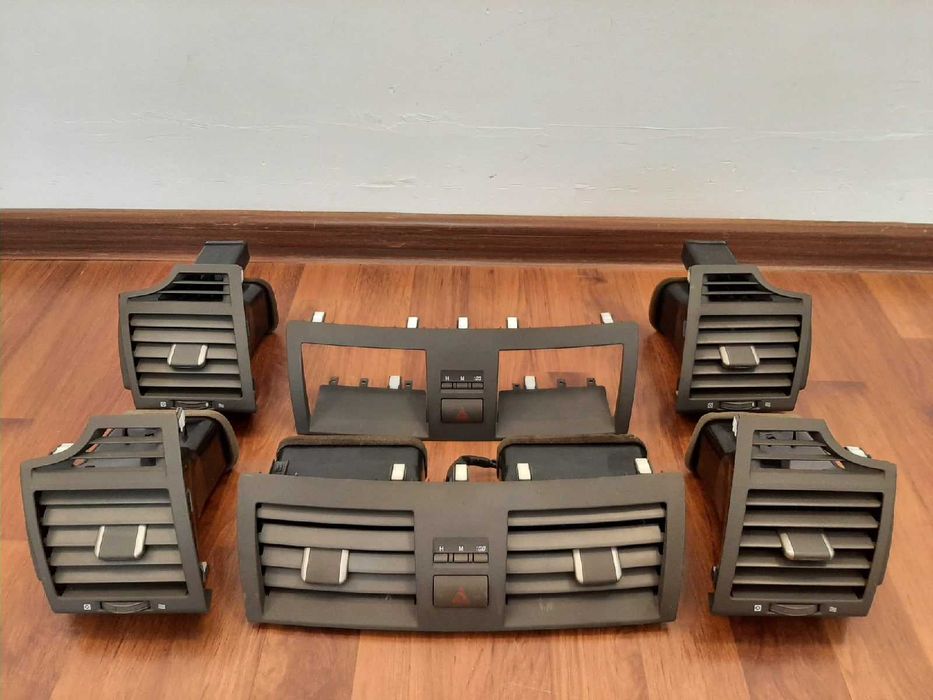 Продам Дефлектор торпедо в сборе Toyota Camry 40 / 45