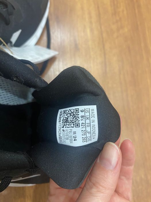 ADIDAS спортивные кроссовки