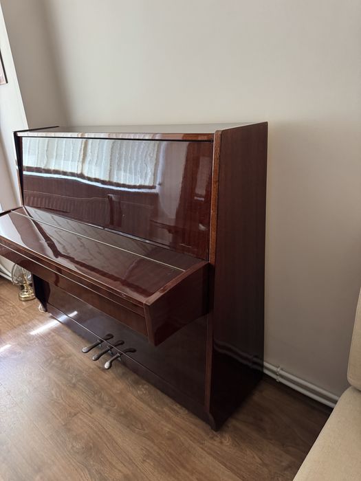 Пиано Чайковски 1976г. много добро сьстояни