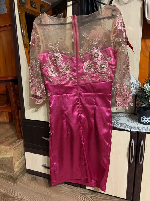 Rochie cu flori 3D roz cu crem