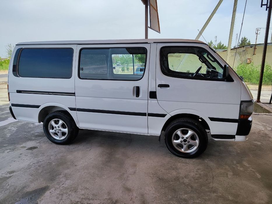 Тойота хайс сотилади