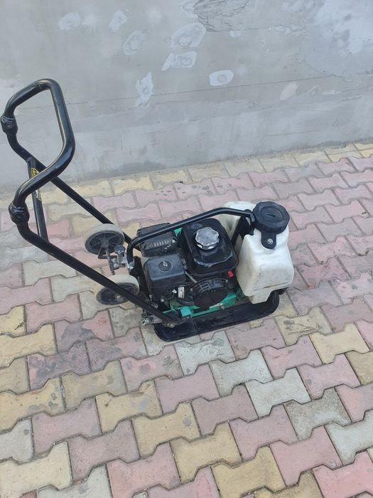 Placa compactoare Mikasa 80kg motor Subaru cu rezervor de apa ca  noua