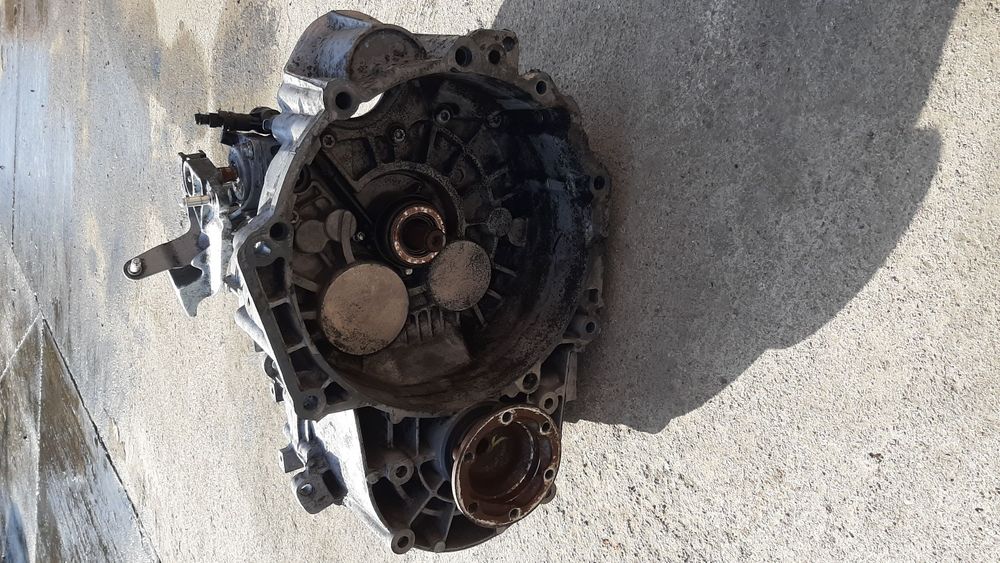 Cutie 6 trepte. 2.0 TDI Vw Passat B6/Golf 5/Touran BKP/BMM/BKD/BMP/BKD