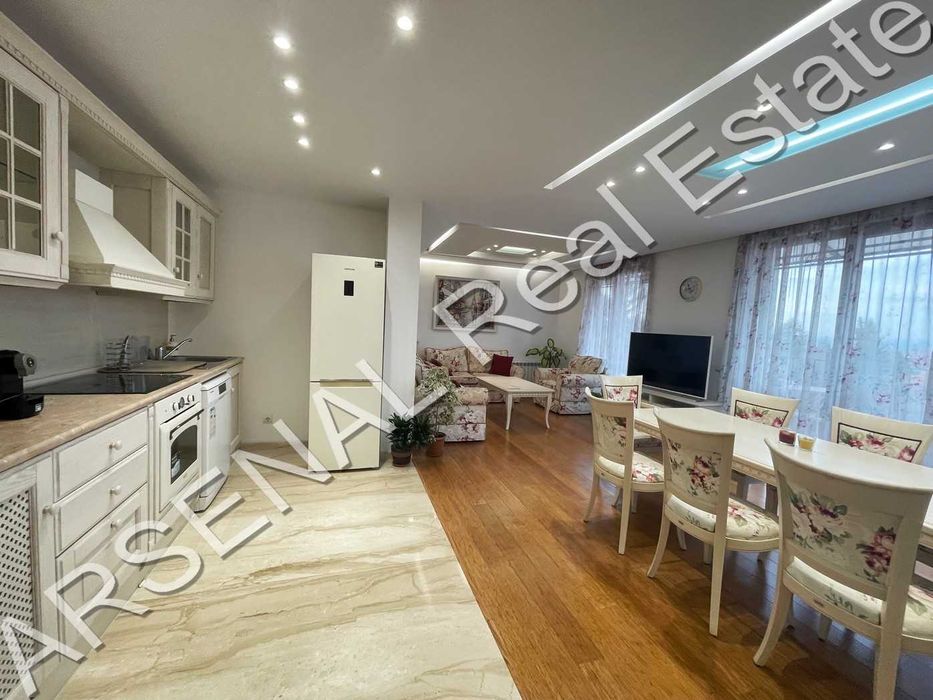 Дава се под наем Четиристаен апартамент в София, в.з. Киноцентъра - 170 кв.м за 1000 € - Снимка #13