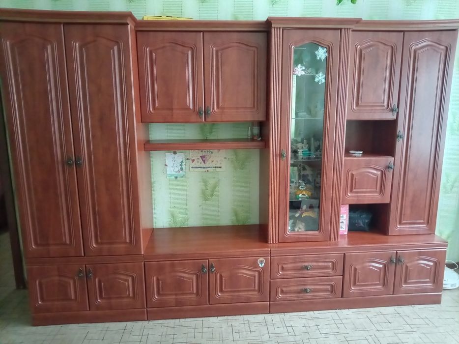 Продам стенку в хорошем состоянии