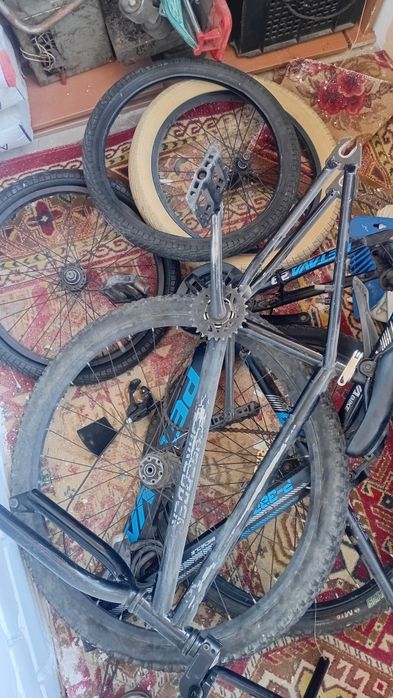 Велосипед bmx haro и скоростной велосипед
