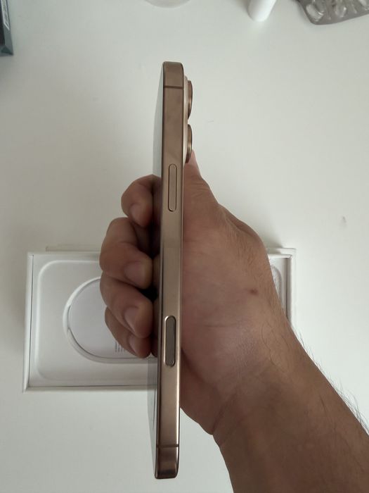 iphone 16 Pro Max 256 eSim