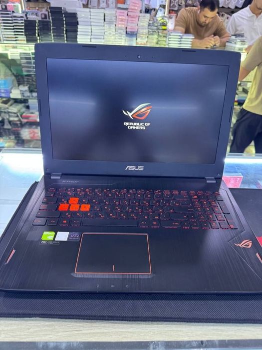 Notebook sotiladi Asus Roc Strix Gaming