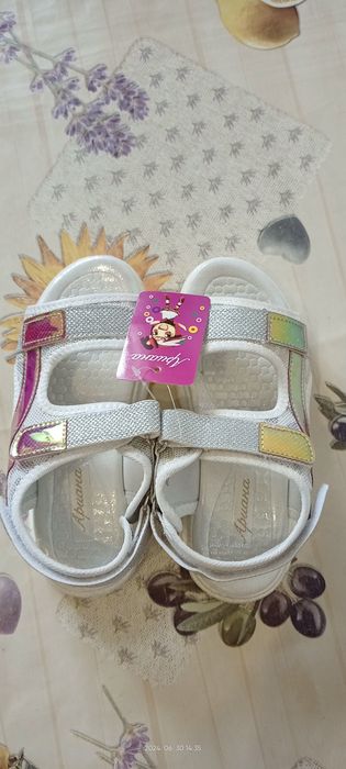 Продам сандалии. Новые. 4500тг.