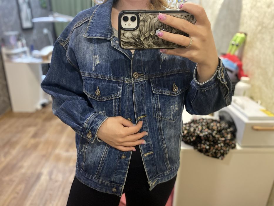 Продам джинсовую куртку с рисунком от руки