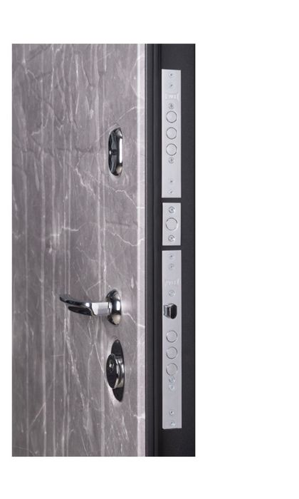 Продам входную дверь