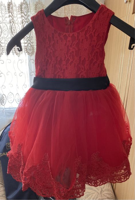 Детска рокля без забелешки облечен само веднъж