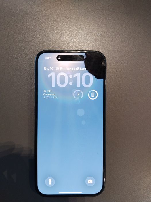 Продам Iphone 15 разбит экран