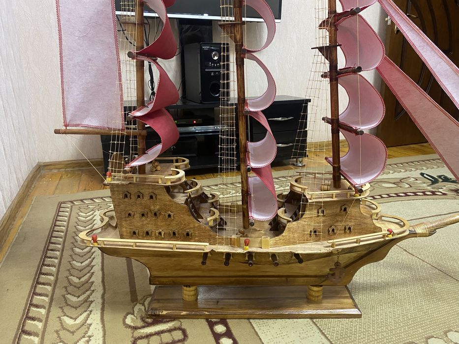Корабль сувенирный