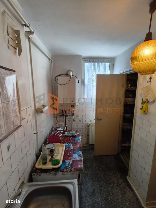 Apartament 3 camere cf1 decomandat zona Micro 3