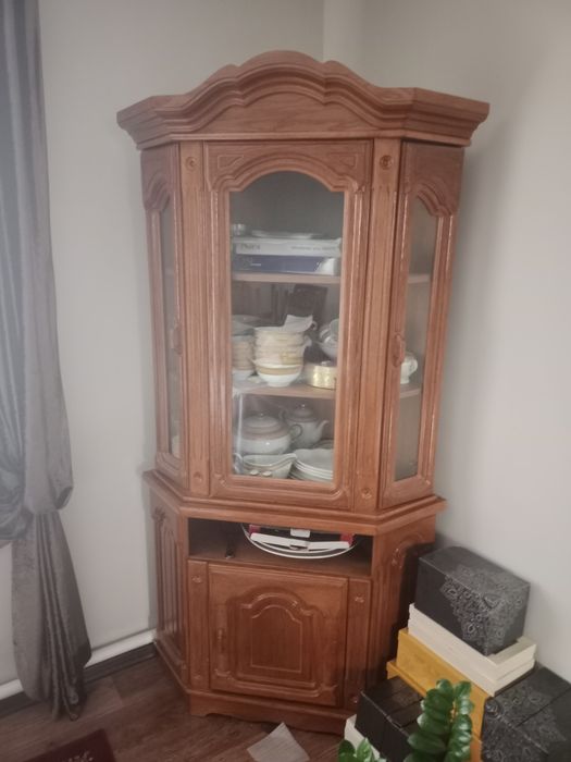 Угловая стенка для гостиной