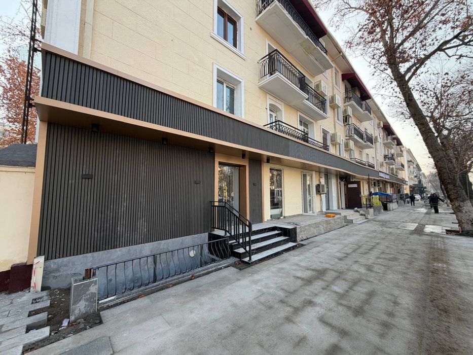 Срочно сдается офис магазин 85м2 + паркинг Шота Руставели