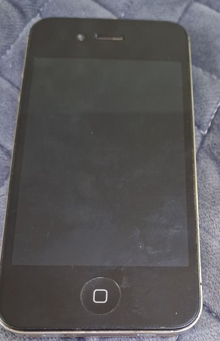 Продам IPhone4 в хорошем состоянии