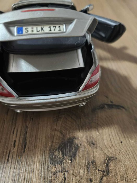 Machete masini metalice Mercedes
