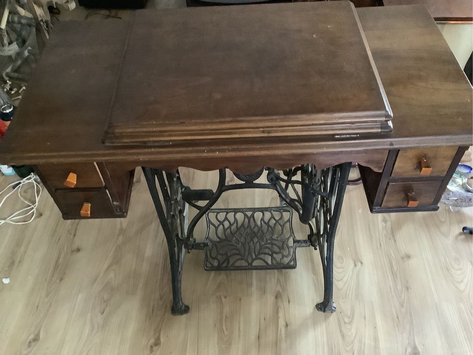 Masina de cusut, frumoasa