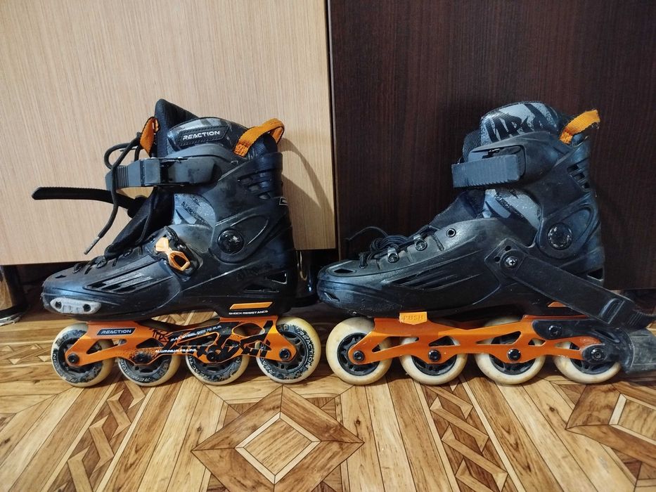 Продам ролики черном цвете!