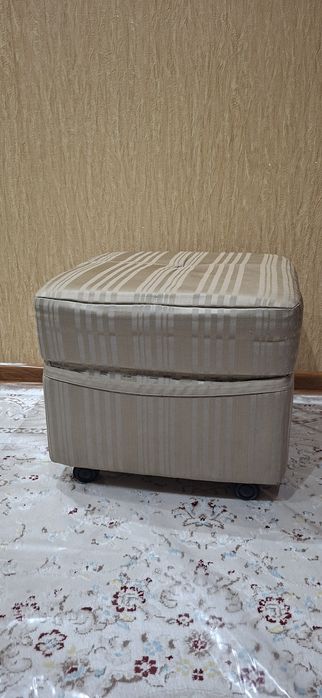 Пуфик на роликах