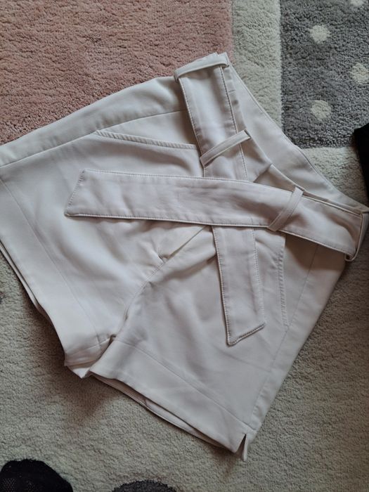 Къси панталонки Alessa