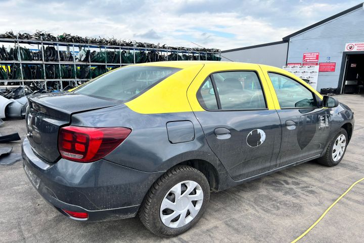 Dezmembrez Dacia Logan 2