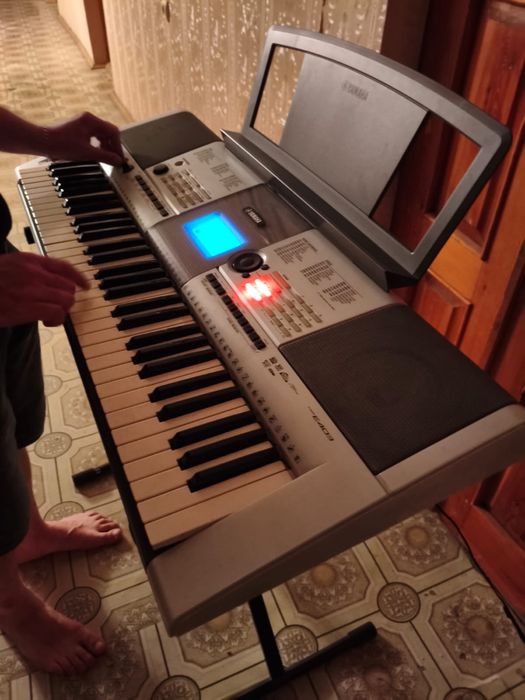 Синтезатор Yamaha PSR-E403