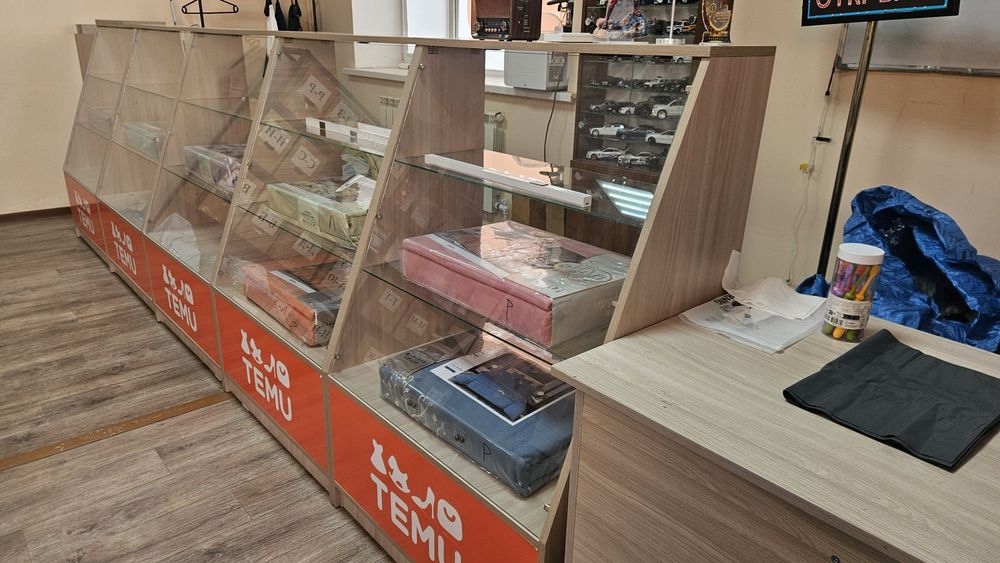 Продам витрины почти новый