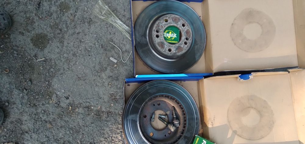 Продам  2 тормозных диска на "KiA  CEED"