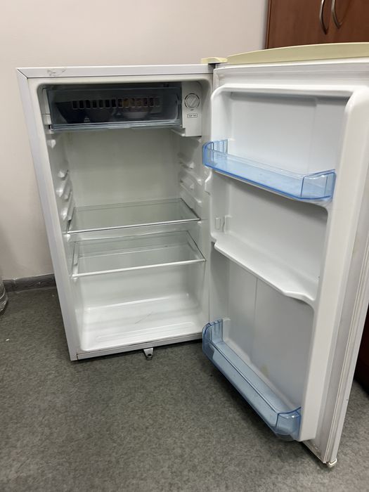 Продается мини холодильник