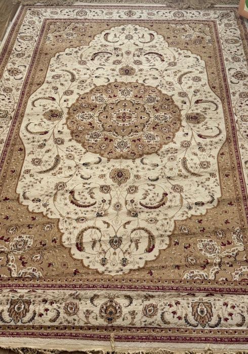 Продаю ковер 2*3 б/у