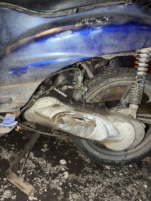 Vând scuter Peugeot