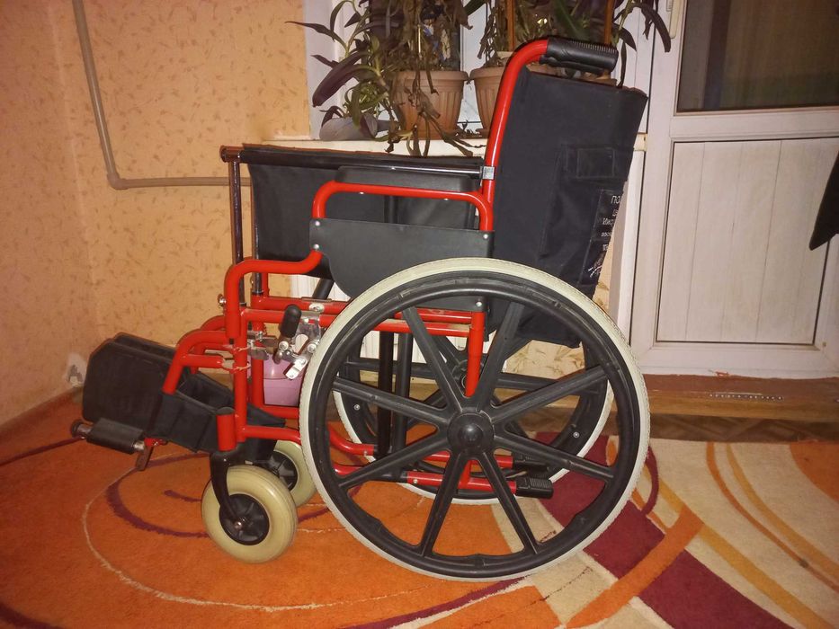 Продам инвалидную коляску