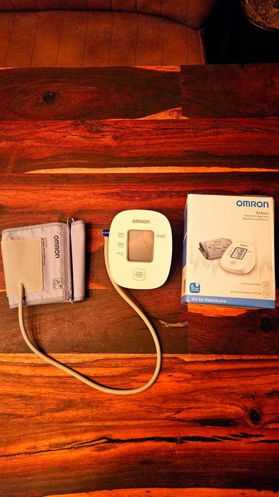 Апарат уред за кръвно налягане OMRON X2 Essential