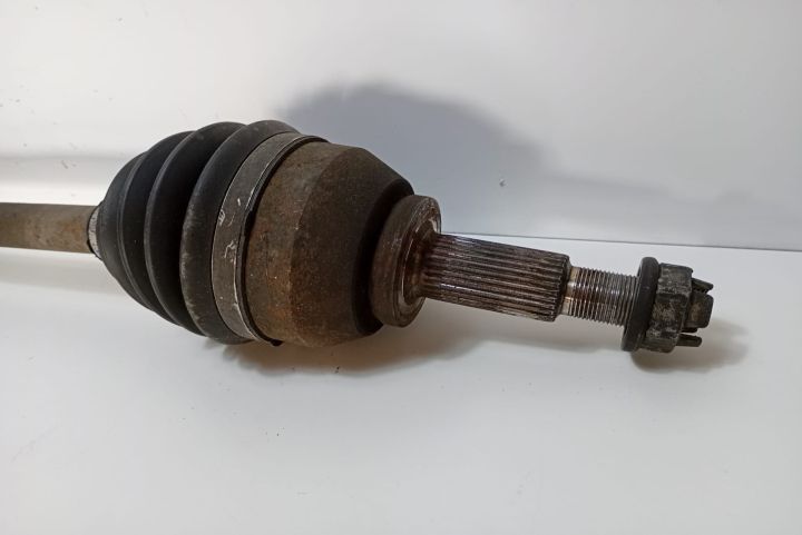 Planetara dreapta fata 1.6 dci 391005010R Mercedes-Benz Vito W447 ser