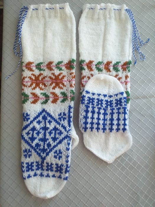 Плетени чорапи за народна носия
