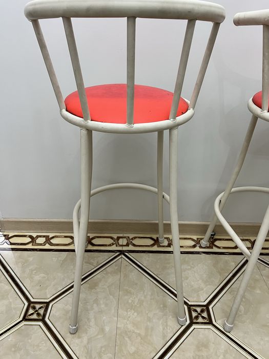 Продам барные 2стула для кухни