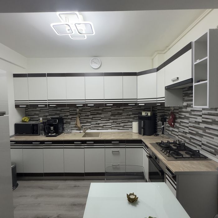 Apartament 2 camere 40 mp Otopeni | Demisol | Mobilat și utilat complet | Ideal investiție