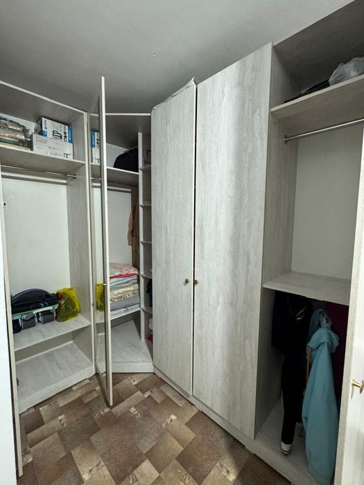 Шкаф угловой большой