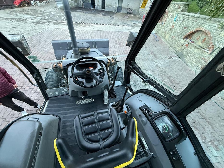 Închiriere buldoexcavator