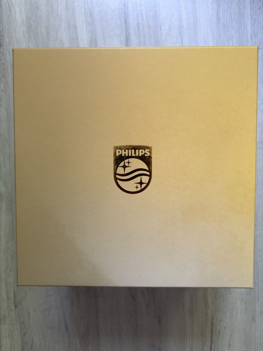 Lampa LED RGB inteligenta Philips Hue Iris, Gold *NOUA*