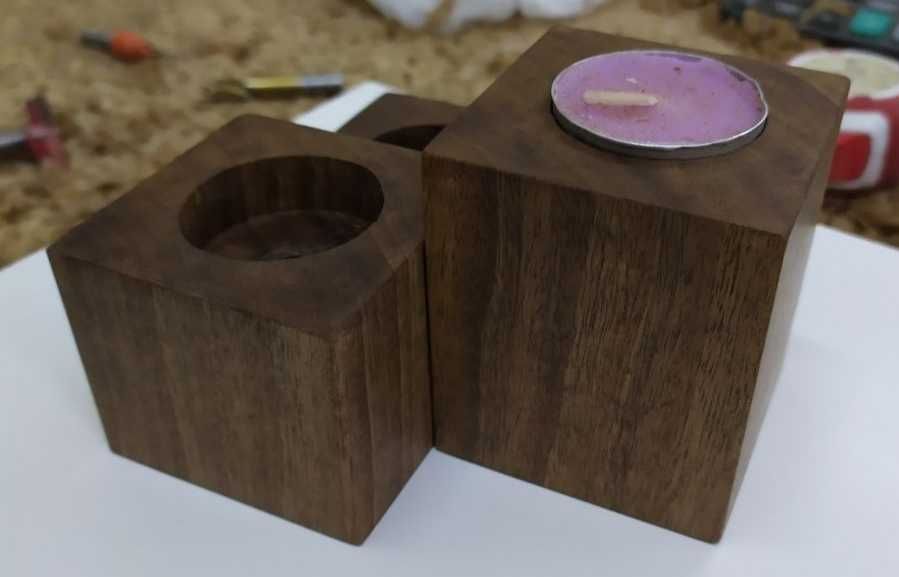 Подсвечники орех