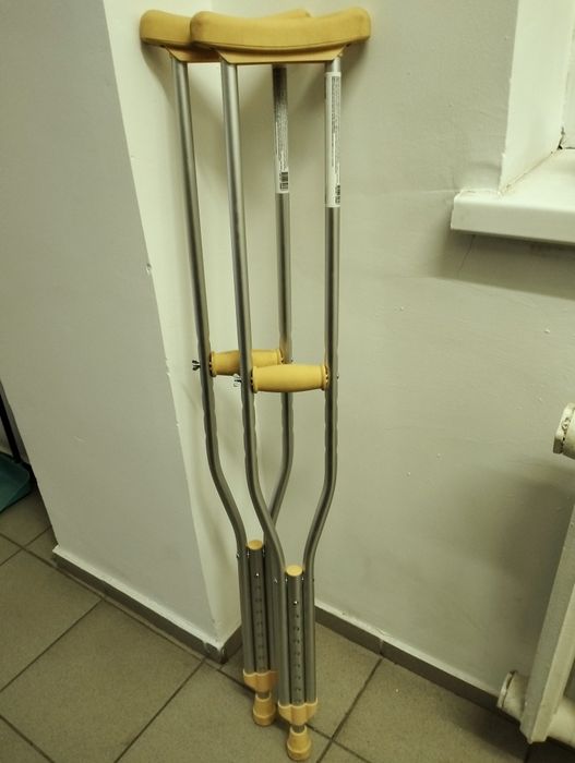 Продам костыли подмышечные