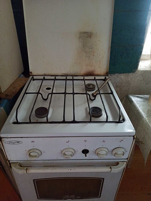 Продам газовую плиту