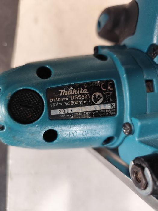 Акумулаторен ръчен циркуляр Макита Makita DSS501