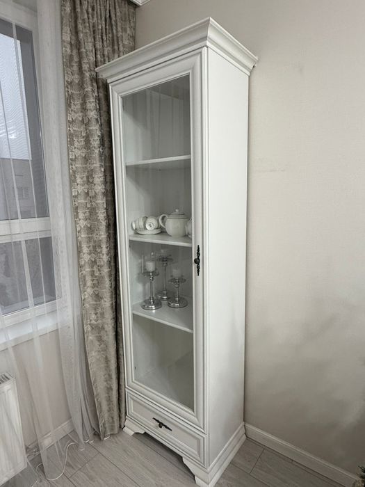 Продается гарнитур для гастинной